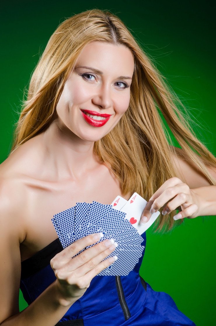 Meja Texas Hold'em Bonus dengan kartu komunitas dan posisi pemain di bujang138